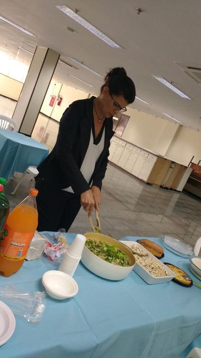 Imagem: Luciana Cavalcanti organiza almoço
