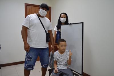 Pais do menino Nycollas Kauã buscavam atendimento desde que criança tinha 2 anos Imagem: Pais do menino Nycollas Kauã buscavam atendimento desde que criança tinha 2 anos