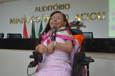 Professora Maria Dolores Fortes fez a palestra de abertura, na sexta à noite Imagem: Professora Maria Dolores Fortes fez a palestra de abertura, na sexta à noite