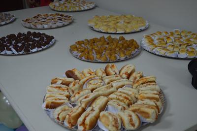 Lanches e guloseimas também trouxeram alegria para a criançada Imagem: Lanches e guloseimas também trouxeram alegria para a criançada