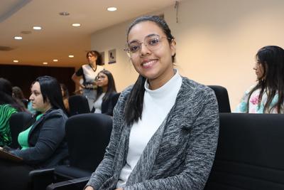 Beatriz Moura é aluna de Administração e está na expectativa pelo resultado do certame Imagem: Beatriz Moura é aluna de Administração e está na expectativa pelo resultado do certame